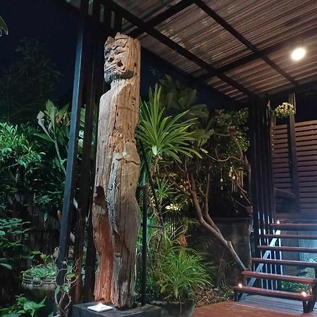 Chez Pom Hotell Chiang Mai Exteriör bild