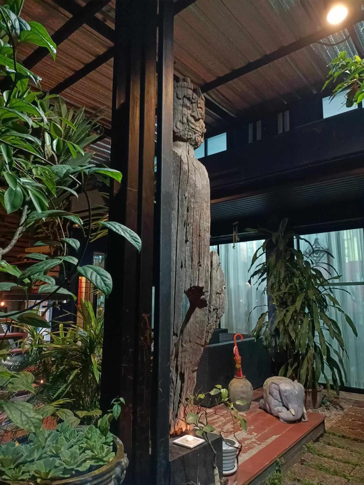 Chez Pom Hotell Chiang Mai Exteriör bild