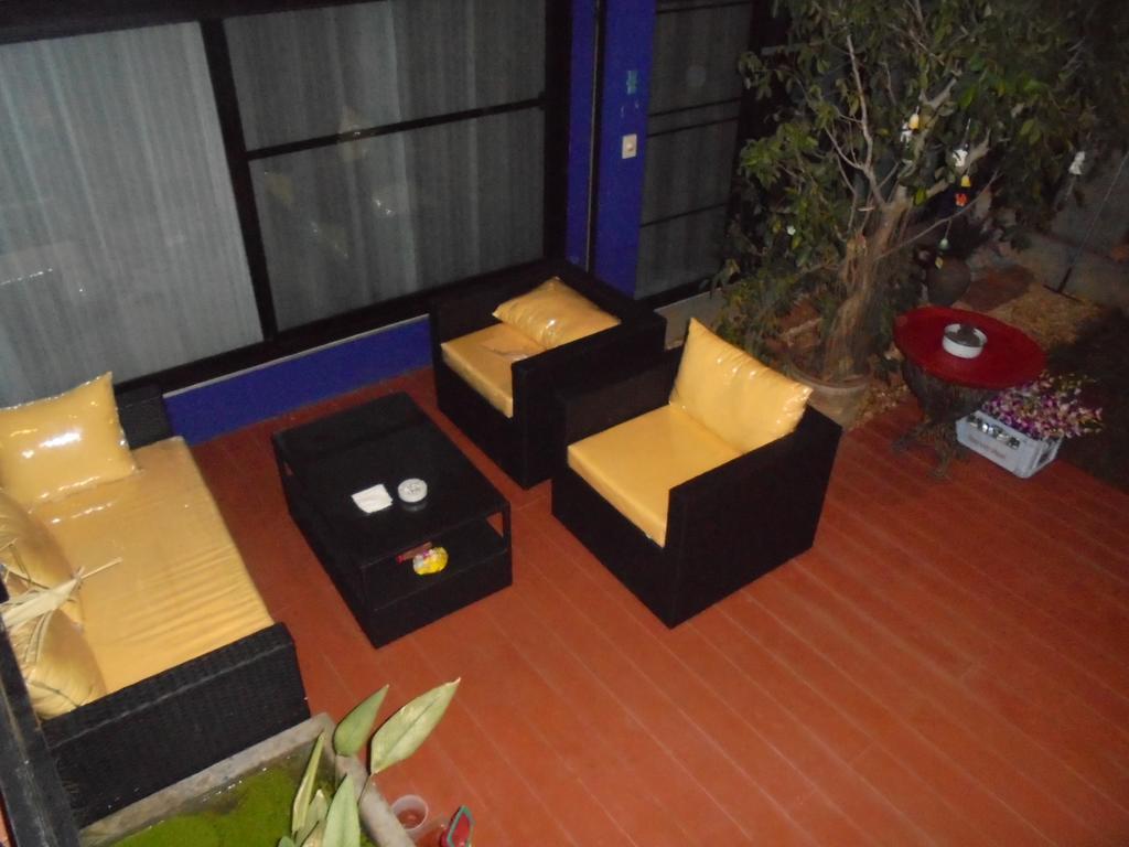 Chez Pom Hotell Chiang Mai Exteriör bild