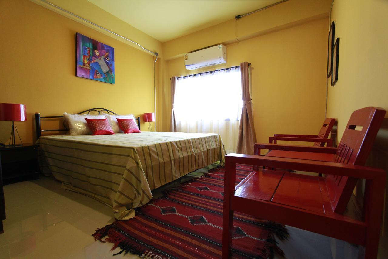 Chez Pom Hotell Chiang Mai Exteriör bild