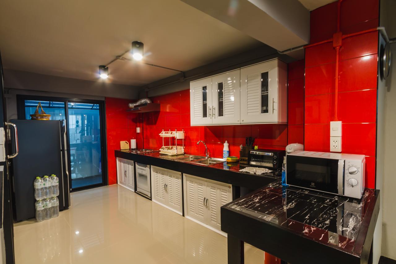 Chez Pom Hotell Chiang Mai Exteriör bild
