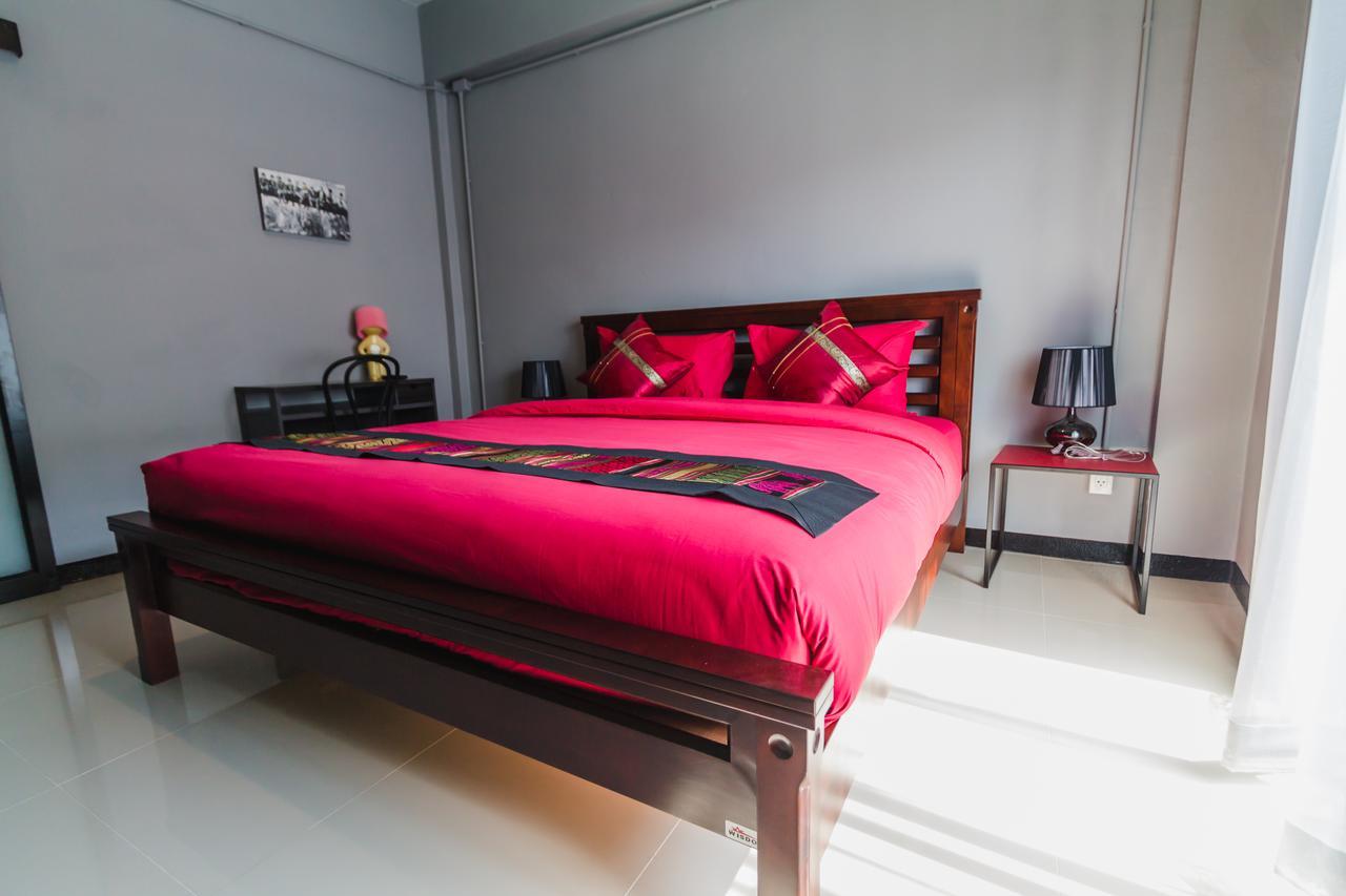 Chez Pom Hotell Chiang Mai Exteriör bild