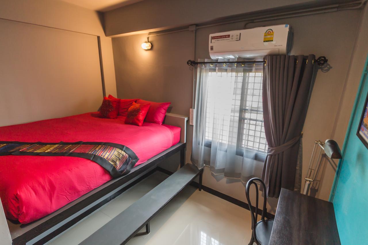 Chez Pom Hotell Chiang Mai Exteriör bild